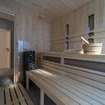 Pine - Sauna & Jacuzzi Σαλέ *