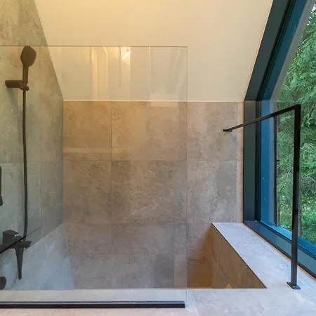 Pine - Sauna & Jacuzzi