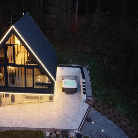 Pine - Sauna & Jacuzzi Смижаны