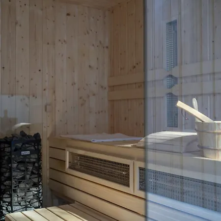 Pine - Sauna & Jacuzzi Смижаны