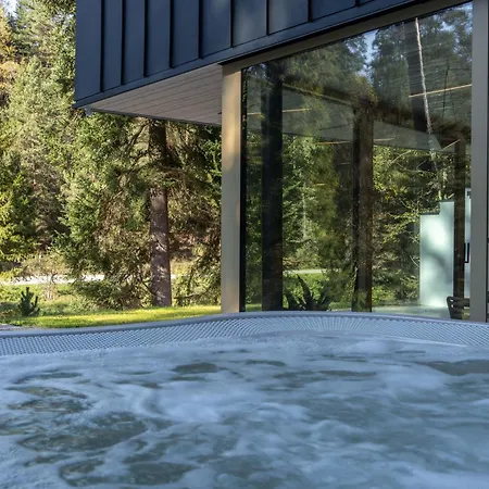 Pine - Sauna & Jacuzzi