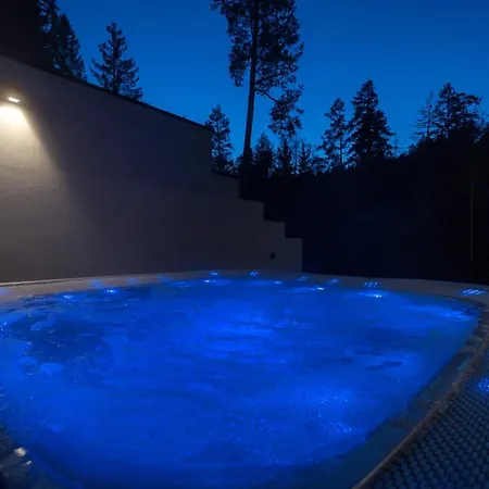 Pine - Sauna & Jacuzzi Chalet Smizany