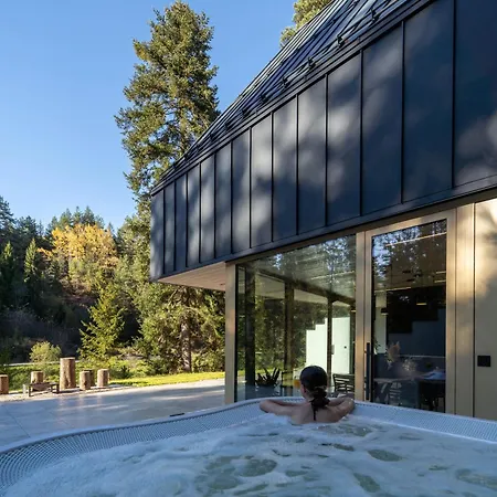 Pine - Sauna & Jacuzzi