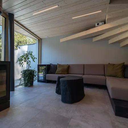 Pine - Sauna & Jacuzzi *