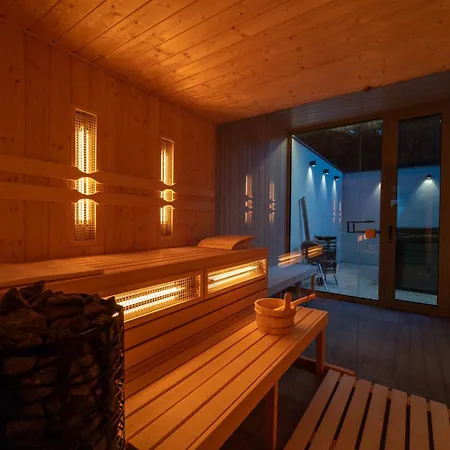 Pine - Sauna & Jacuzzi