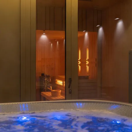 Pine - Sauna & Jacuzzi Шале *